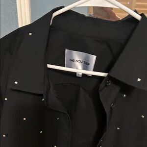 Noli Black Button-Down Shirt cropped  with Stud Detail